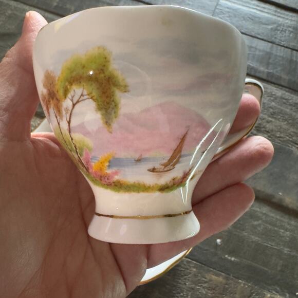 Colclough China Floral and Gold Trim Bone China England Teacup and Saucer - Picture 6 of 7